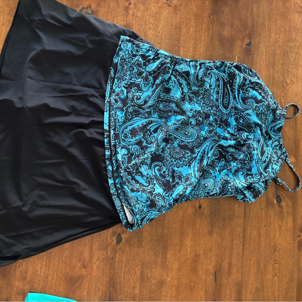 Black & Turquoise Paisley Women’s Tankini with bikini and swim skirt